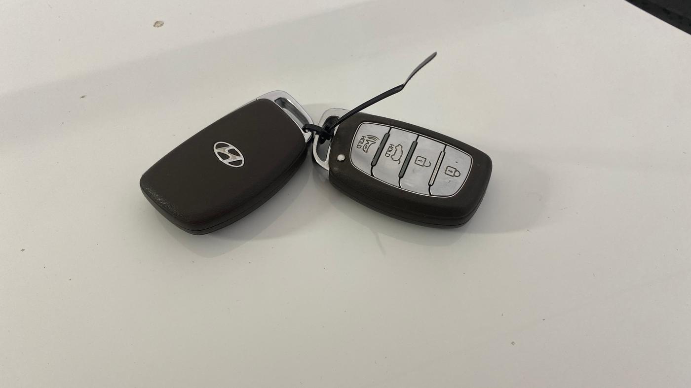 2019 Hyundai VENUE SX(O) 1.4 CRDI, Diesel, Manual, 1,25,367 km, Key Close Up