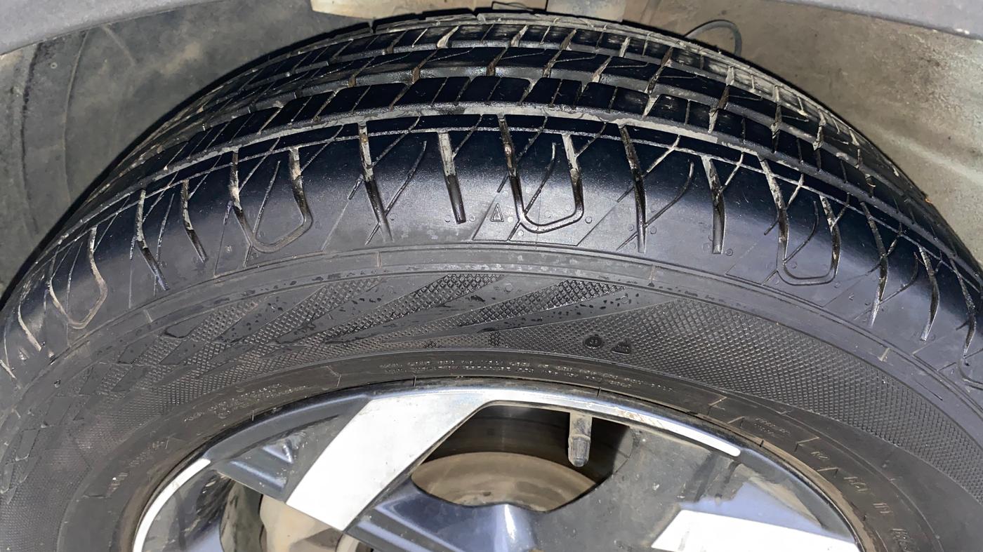 2019 Hyundai VENUE SX(O) 1.4 CRDI, Diesel, Manual, 1,25,367 km, Left Front Tyre Tread