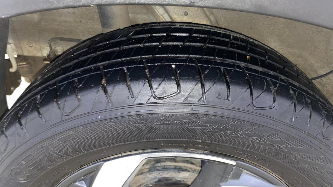 2019 Hyundai VENUE SX(O) 1.4 CRDI, Diesel, Manual, 1,25,367 km, Right Rear Tyre Tread