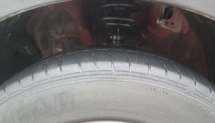 2016 Hyundai Creta S 1.6 PETROL, Petrol, Manual, 90,959 km, Left Front Tyre Tread