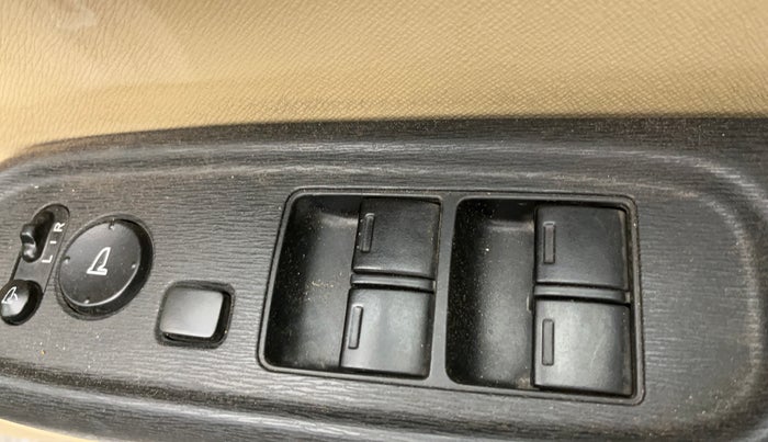 2015 Honda Amaze 1.2L I-VTEC VX AT, Petrol, Automatic, 69,722 km, Driver Side Door Panels Control