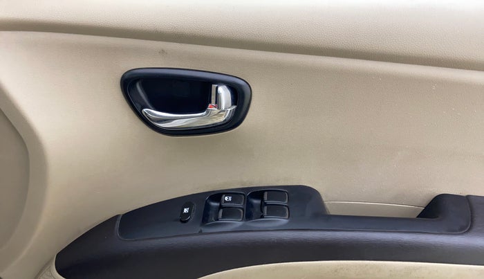 2012 Hyundai i10 MAGNA 1.1, Petrol, Manual, 71,253 km, Driver Side Door Panels Control