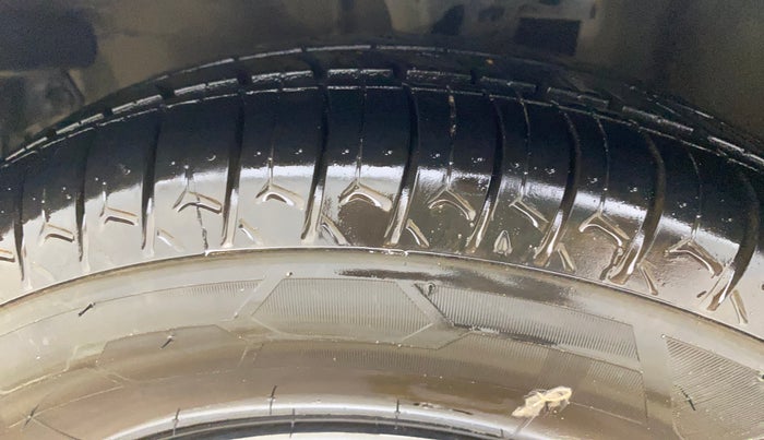 2012 Hyundai i10 MAGNA 1.1, Petrol, Manual, 71,253 km, Left Front Tyre Tread