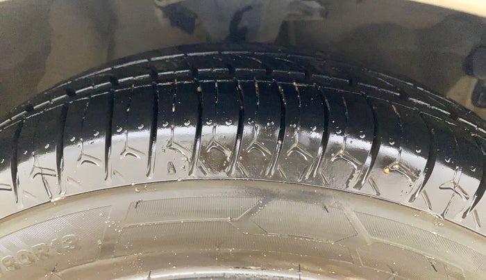 2012 Hyundai i10 MAGNA 1.1, Petrol, Manual, 71,253 km, Right Front Tyre Tread