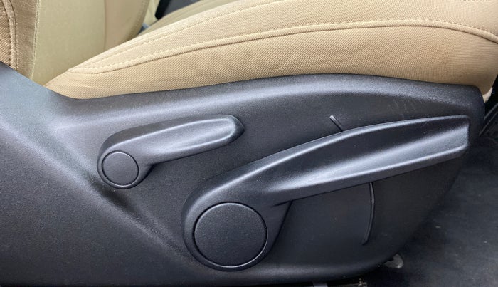 2018 Jeep Compass 2.0 LONGITUDE (O), Diesel, Manual, 51,224 km, Driver Side Adjustment Panel