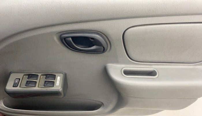 2013 Maruti Alto K10 LXI, Petrol, Manual, 98,118 km, Driver Side Door Panels Control