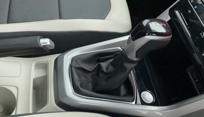 2022 Volkswagen TAIGUN GT PLUS 1.5 TSI DSG, Petrol, Automatic, 1,728 km, Gear Lever