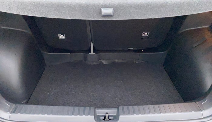 2022 Volkswagen TAIGUN GT PLUS 1.5 TSI DSG, Petrol, Automatic, 1,728 km, Boot Inside