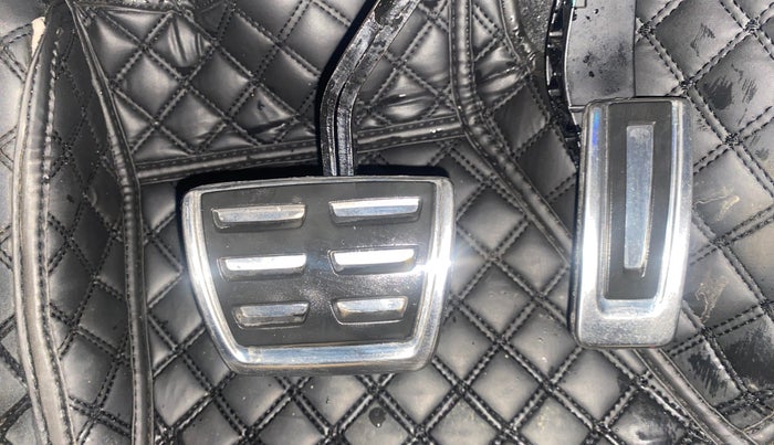 2024 Skoda KUSHAQ AMBITION 1.0L TSI AT, Petrol, Automatic, 5,229 km, Pedals