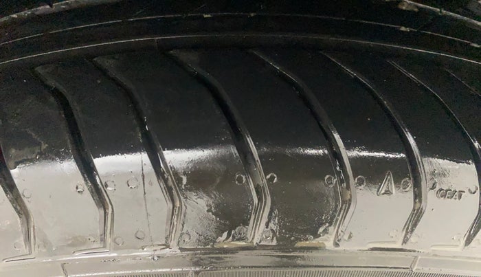 2024 Skoda KUSHAQ AMBITION 1.0L TSI AT, Petrol, Automatic, 5,229 km, Left Rear Tyre Tread