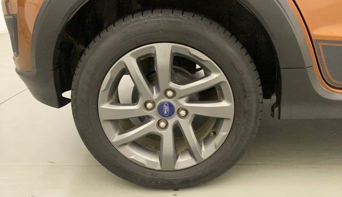 2018 Ford FREESTYLE TITANIUM 1.2 PETROL, Petrol, Manual, 29,090 km, Right Rear Wheel