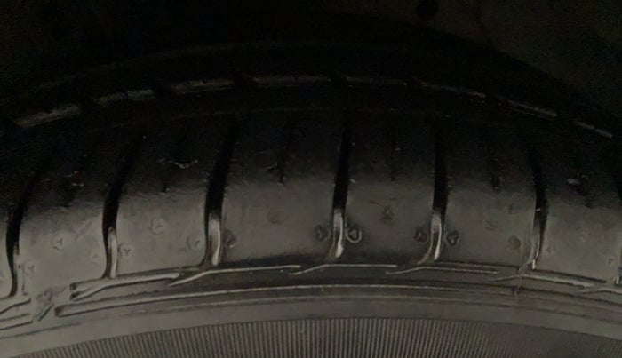 2018 Ford FREESTYLE TITANIUM 1.2 PETROL, Petrol, Manual, 29,090 km, Left Front Tyre Tread
