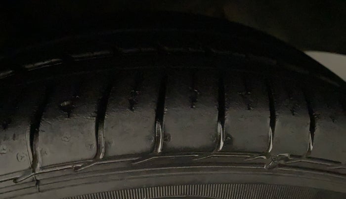 2018 Ford FREESTYLE TITANIUM 1.2 PETROL, Petrol, Manual, 29,090 km, Left Rear Tyre Tread
