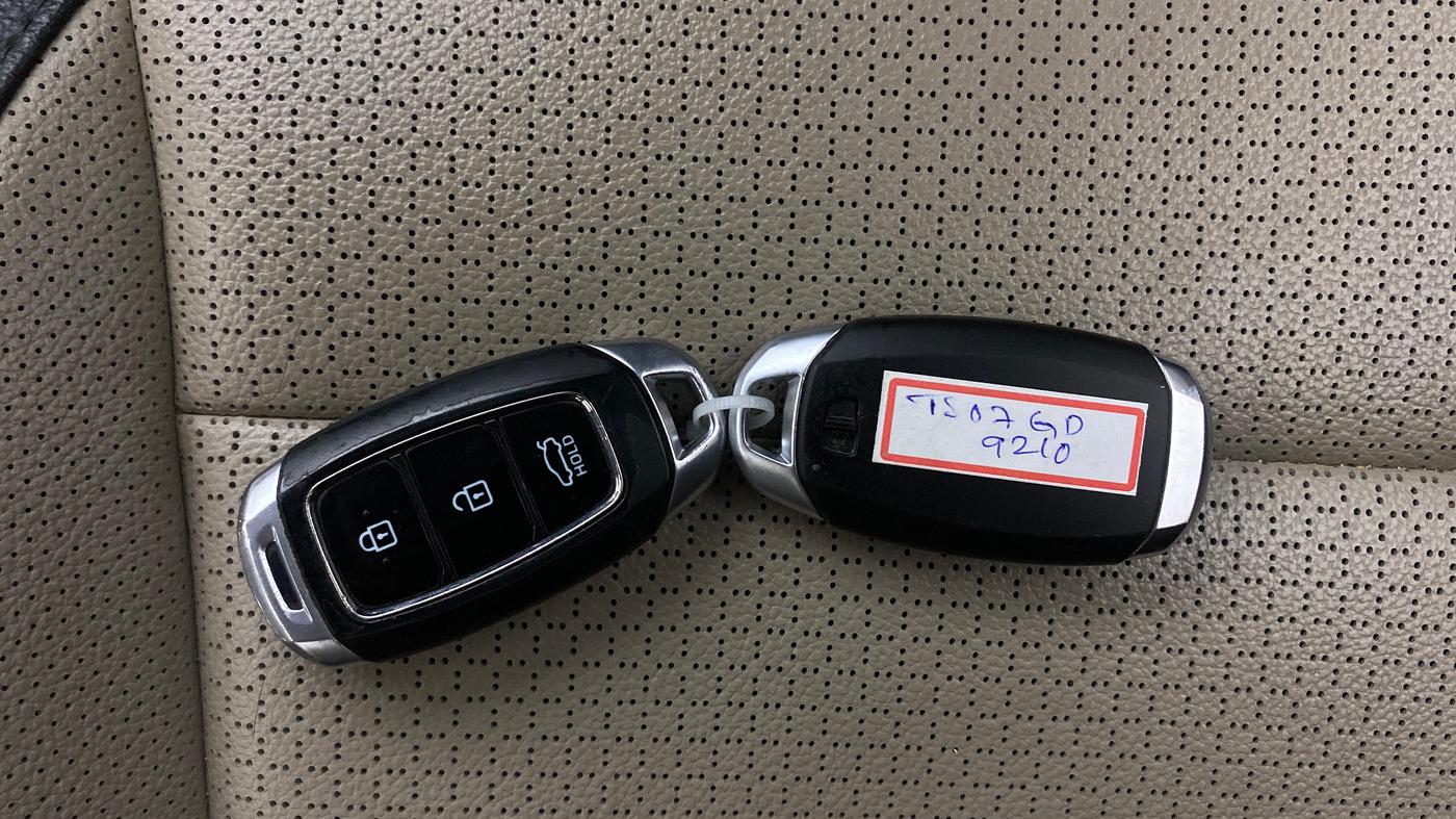 2018 Hyundai Verna 1.6 VTVT SX O, Petrol, Manual, 59,610 km, Key Close Up
