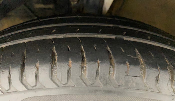 2017 Maruti Dzire VXI AMT, Petrol, Automatic, 48,051 km, Left Front Tyre Tread