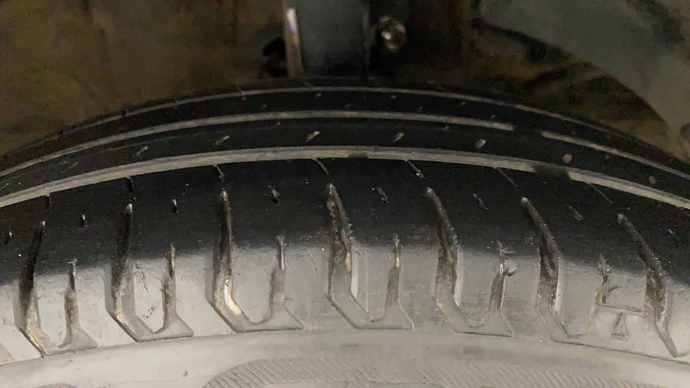 2017 Maruti Dzire VXI AMT, Petrol, Automatic, 48,051 km, Right Front Tyre Tread