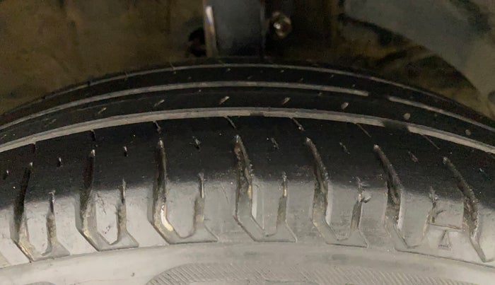 2017 Maruti Dzire VXI AMT, Petrol, Automatic, 48,051 km, Right Front Tyre Tread