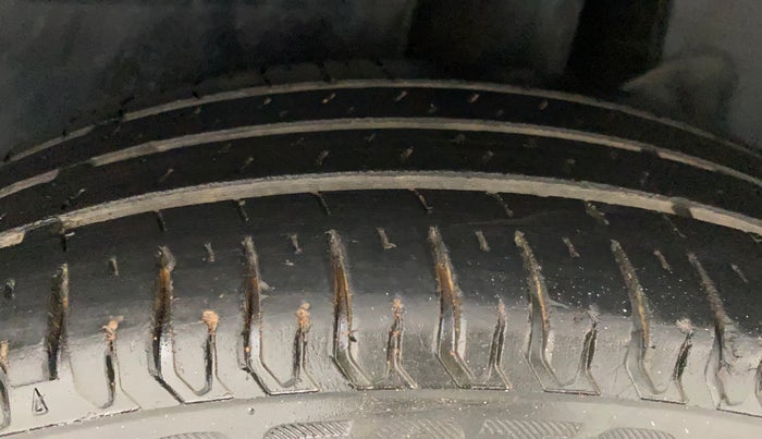 2017 Maruti Dzire VXI AMT, Petrol, Automatic, 48,051 km, Left Rear Tyre Tread