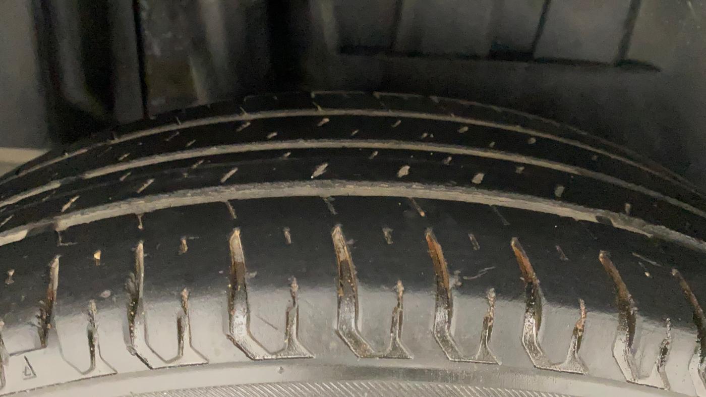 2017 Maruti Dzire VXI AMT, Petrol, Automatic, 48,051 km, Right Rear Tyre Tread