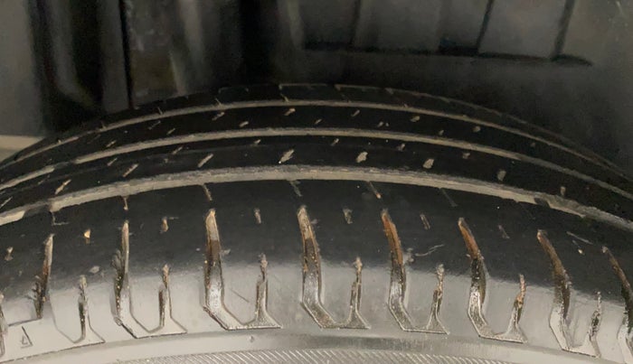 2017 Maruti Dzire VXI AMT, Petrol, Automatic, 48,051 km, Right Rear Tyre Tread