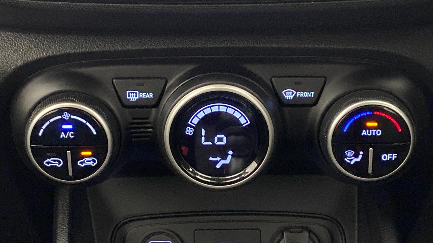 2020 Hyundai VENUE 1.0L Turbo GDI SX MT, Petrol, Manual, 7,078 km, Automatic Climate Control