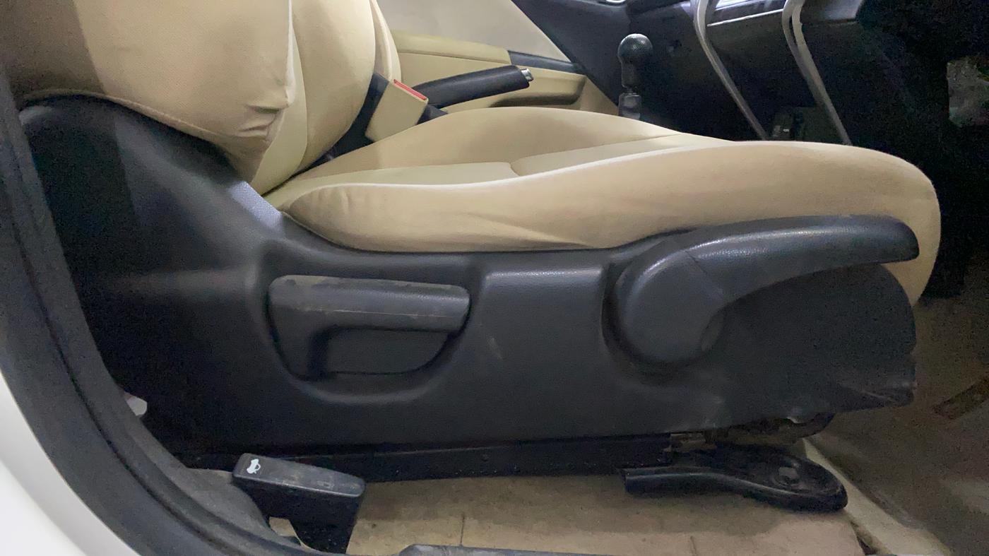 2018 Honda City 1.5L I-DTEC V, Diesel, Manual, 54,533 km, Driver Side Adjustment Panel