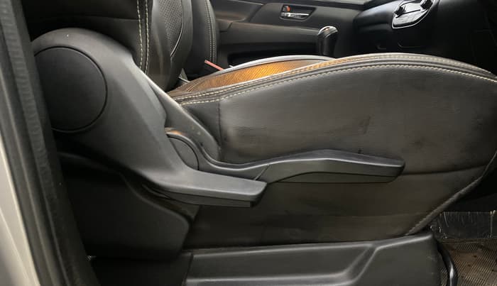 2020 Maruti XL6 ALPHA MT, Petrol, Manual, 41,021 km, Driver Side Adjustment Panel