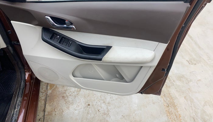 2025 Tata TIGOR XZA PLUS PETROL, Petrol, Automatic, 3,532 km, Driver Side Door Panels Control