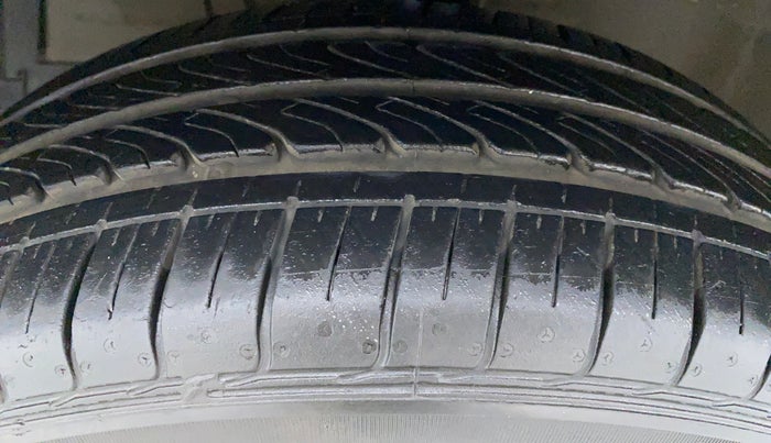 2014 Maruti Swift Dzire ZXI 1.2 BS IV, Petrol, Manual, 34,032 km, Left Front Tyre Tread