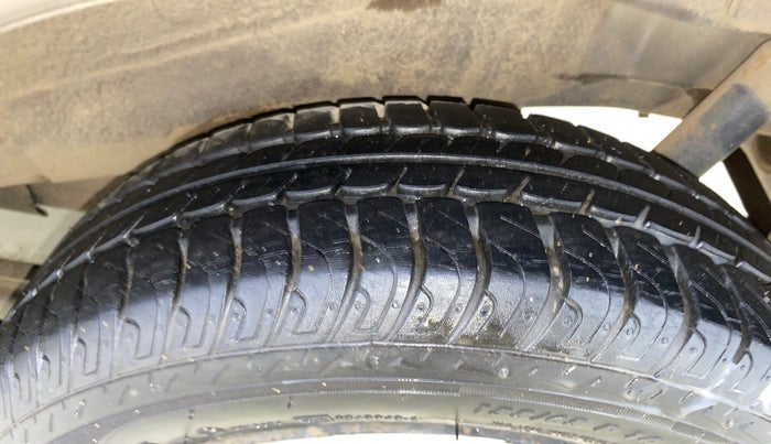 2013 Maruti Wagon R 1.0 VXI, Petrol, Manual, 10,830 km, Left Rear Tyre Tread