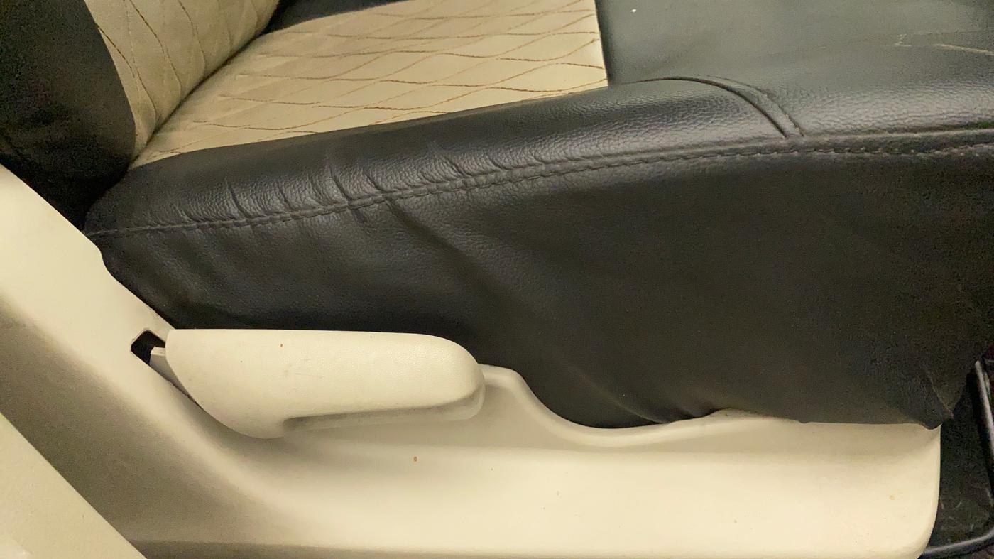 2019 Maruti Celerio VXI CNG, CNG, Manual, 35,436 km, Driver Side Adjustment Panel