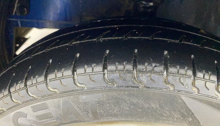 2013 Hyundai Eon D-LITE+, Petrol, Manual, 36,704 km, Left Front Tyre Tread