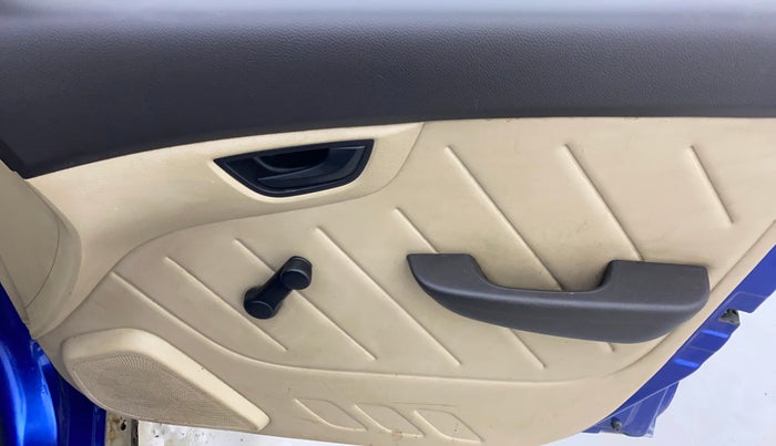 2013 Hyundai Eon D-LITE+, Petrol, Manual, 36,704 km, Driver Side Door Panels Control