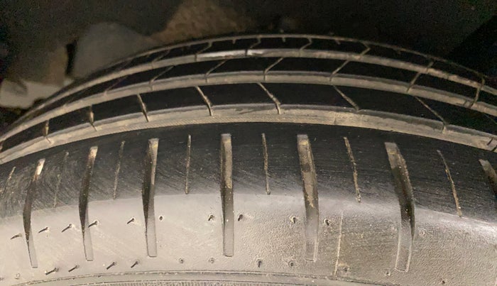2017 Maruti Baleno ZETA PETROL 1.2, Petrol, Manual, 1,17,311 km, Left Rear Tyre Tread