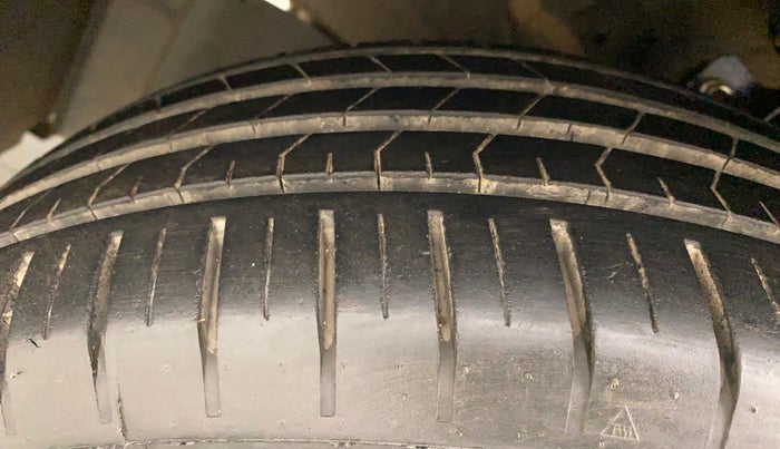 2017 Maruti Baleno ZETA PETROL 1.2, Petrol, Manual, 1,17,311 km, Left Front Tyre Tread