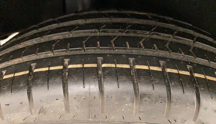 2017 Maruti Baleno ZETA PETROL 1.2, Petrol, Manual, 1,17,311 km, Right Rear Tyre Tread
