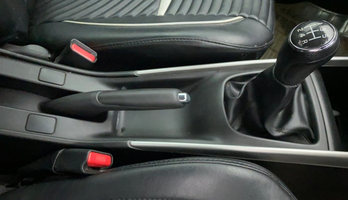 2017 Maruti Baleno ZETA PETROL 1.2, Petrol, Manual, 1,17,311 km, Gear Lever