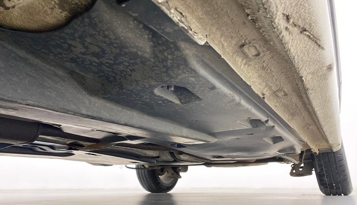 2014 Volkswagen Vento HIGHLINE PETROL, Petrol, Manual, 39,364 km, Right side Underbody