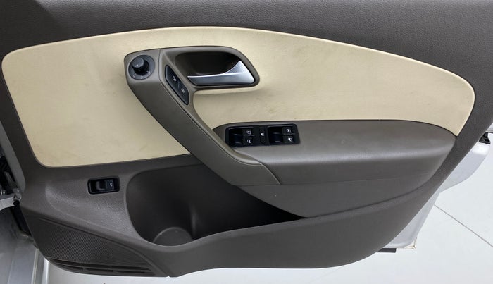 2014 Volkswagen Vento HIGHLINE PETROL, Petrol, Manual, 39,364 km, Driver Side Door Panels Control