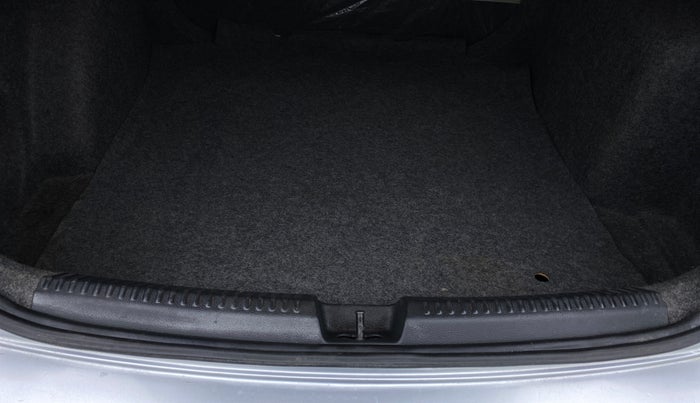 2014 Volkswagen Vento HIGHLINE PETROL, Petrol, Manual, 39,364 km, Boot Inside