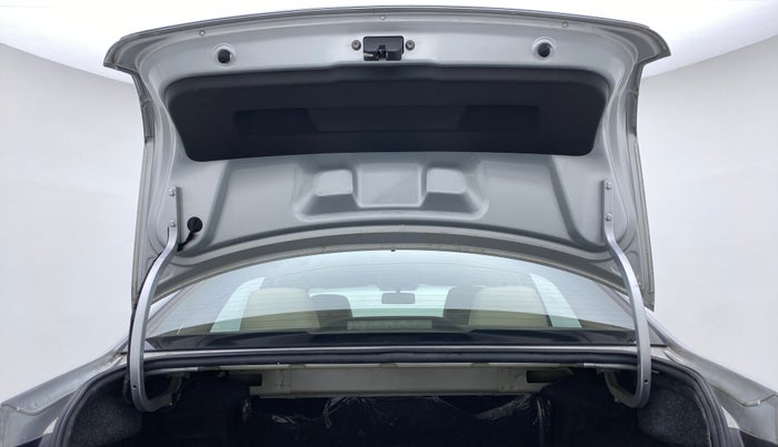 2014 Volkswagen Vento HIGHLINE PETROL, Petrol, Manual, 39,364 km, Boot Door Open