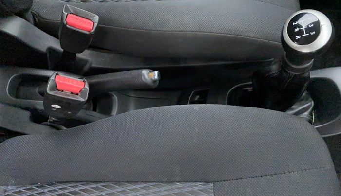 2013 Maruti Wagon R Stingray VXI, Petrol, Manual, 37,313 km, Gear Lever