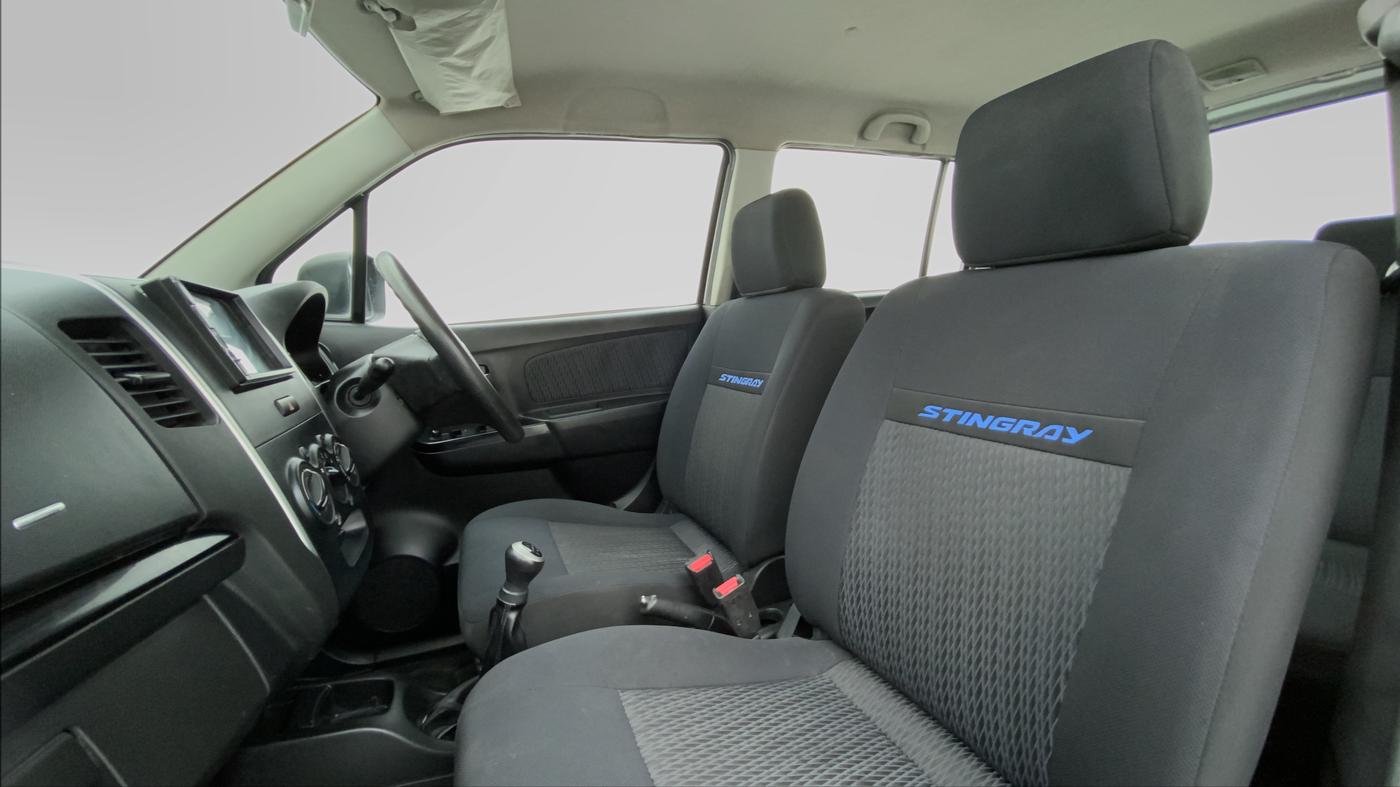 2013 Maruti Wagon R Stingray VXI, Petrol, Manual, 37,313 km, Right Side Front Door Cabin