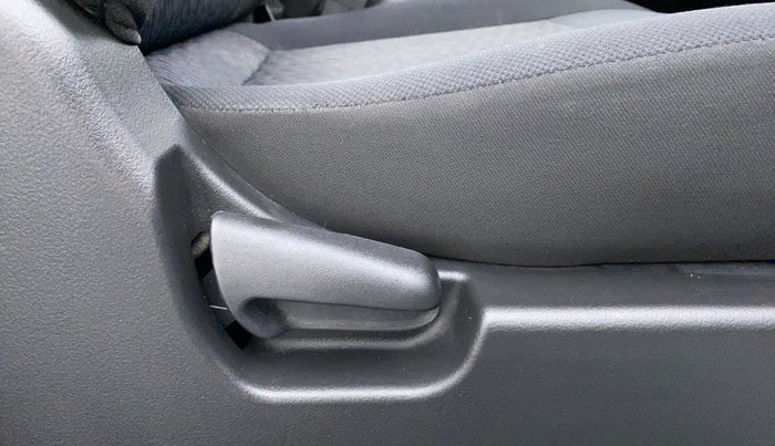2013 Maruti Wagon R Stingray VXI, Petrol, Manual, 37,313 km, Driver Side Adjustment Panel