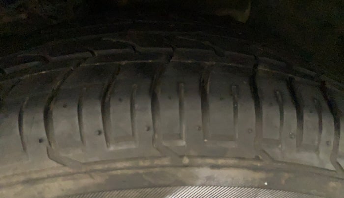 2016 Hyundai Creta SX PLUS AT 1.6 PETROL, Petrol, Automatic, 81,767 km, Left Front Tyre Tread