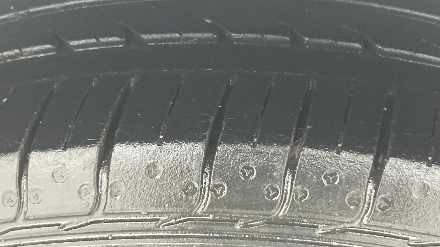 2016 Maruti Ciaz VXI+AT, Petrol, Automatic, 1,05,975 km, Right Rear Tyre Tread