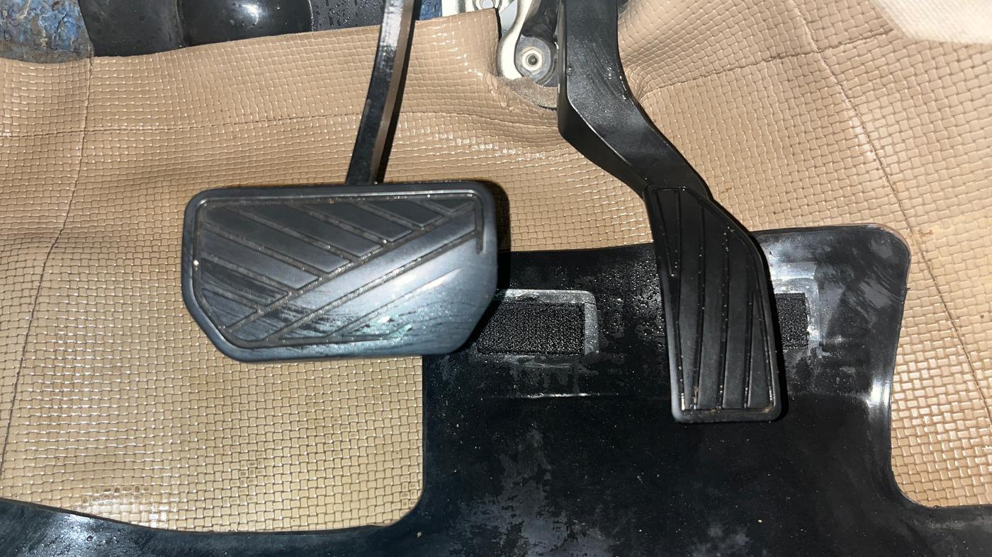 2016 Maruti Ciaz VXI+AT, Petrol, Automatic, 1,05,975 km, Pedals