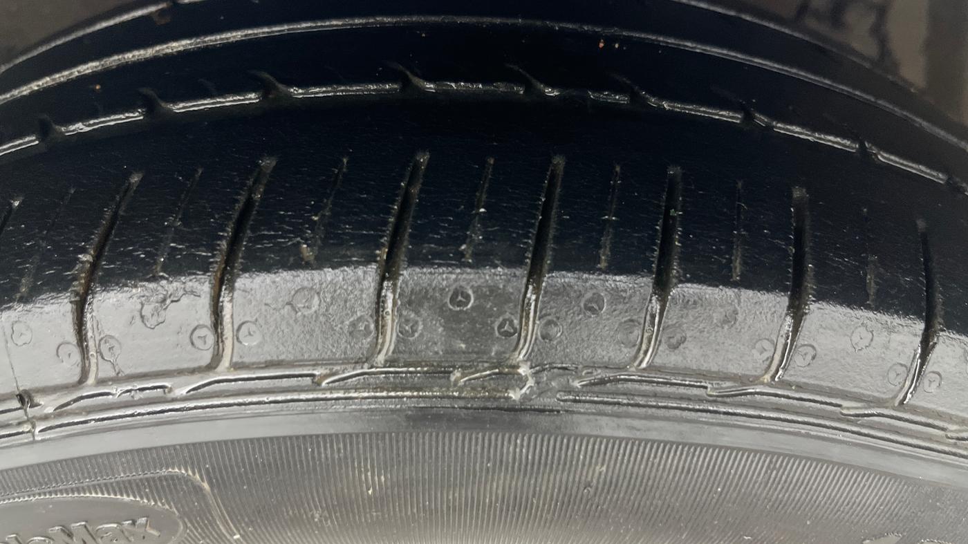 2016 Maruti Ciaz VXI+AT, Petrol, Automatic, 1,05,975 km, Right Front Tyre Tread