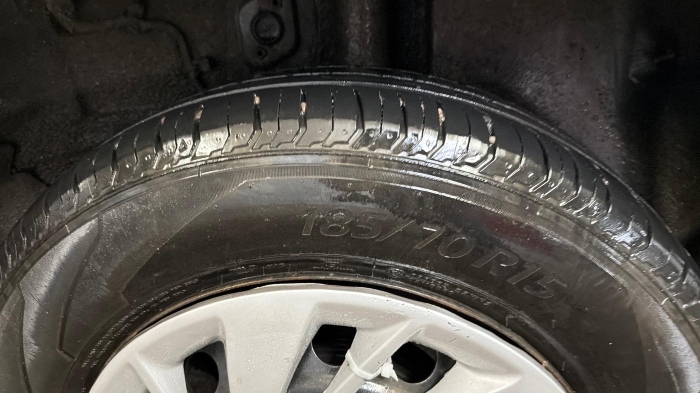 2024 Tata PUNCH ADVENTURE MT, Petrol, Manual, 27,417 km, Left Rear Tyre Tread