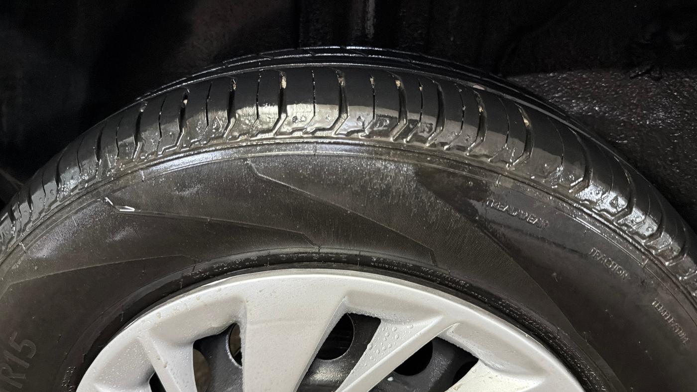 2024 Tata PUNCH ADVENTURE MT, Petrol, Manual, 27,417 km, Right Rear Tyre Tread
